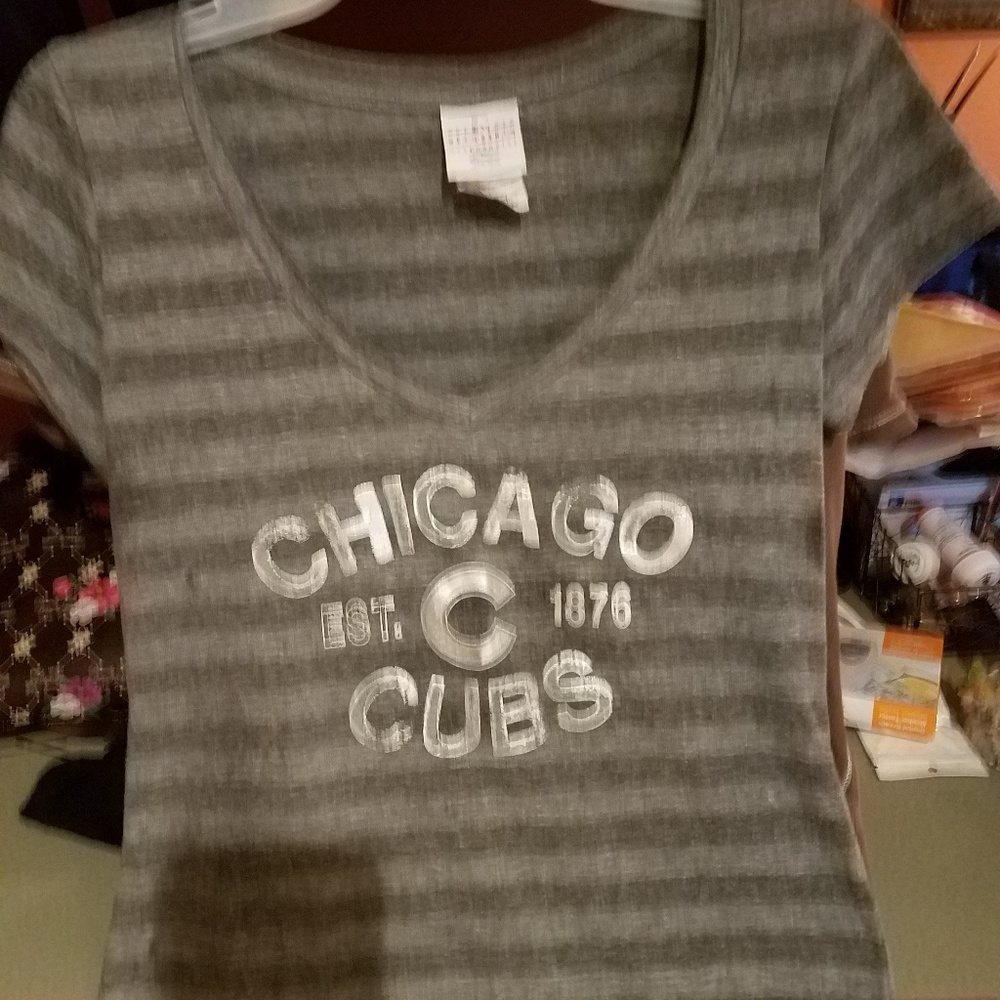 Chicago Cubs grey tshirt